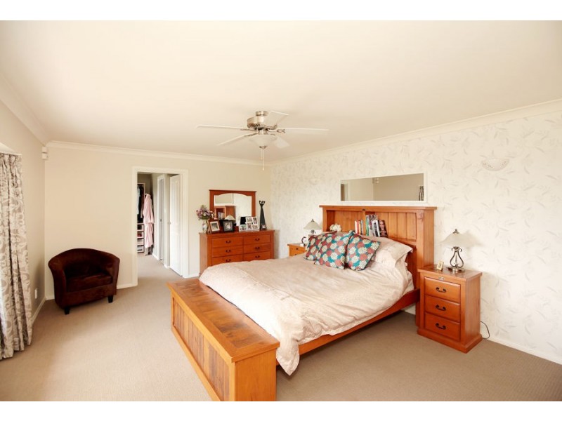 4 Baree Place, Kooringal NSW 2650
