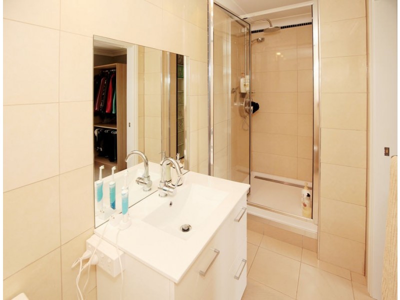 4 Baree Place, Kooringal NSW 2650