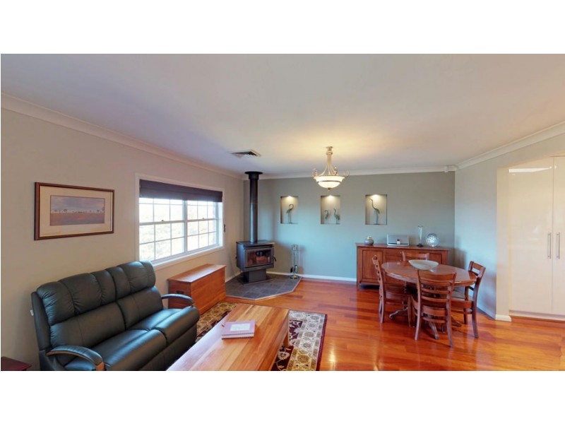 4 Baree Place, Kooringal NSW 2650