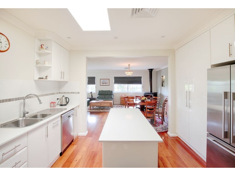 4 Baree Place, Kooringal NSW 2650