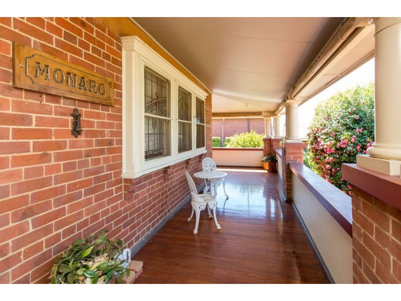 4 Turner Street, Turvey Park NSW 2650