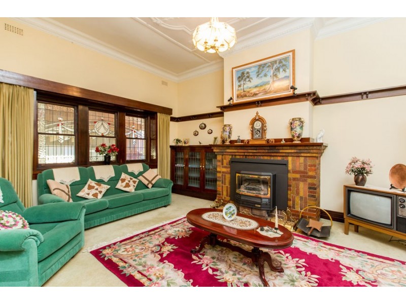 4 Turner Street, Turvey Park NSW 2650