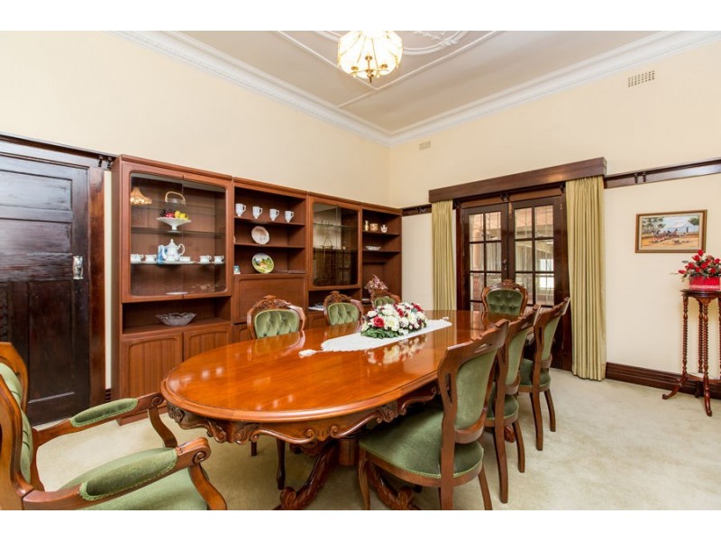 4 Turner Street, Turvey Park NSW 2650