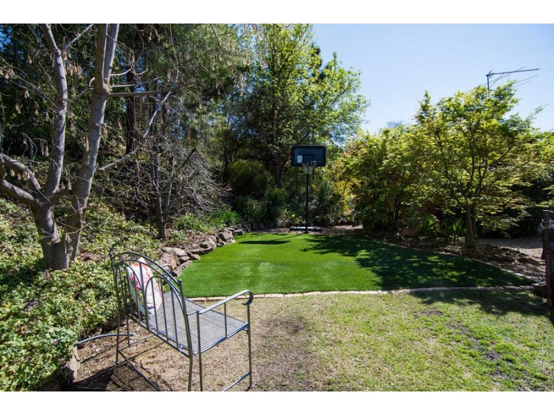 2 Baree Place, Kooringal NSW 2650