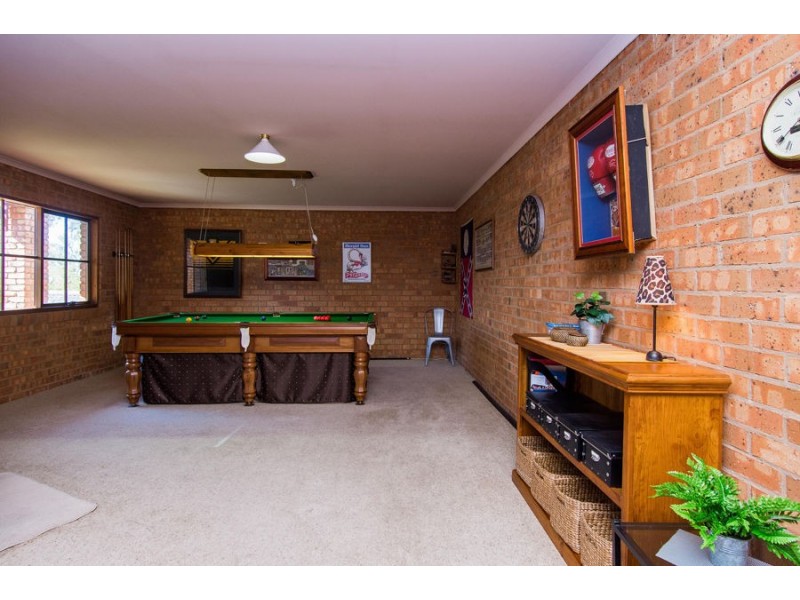 2 Baree Place, Kooringal NSW 2650