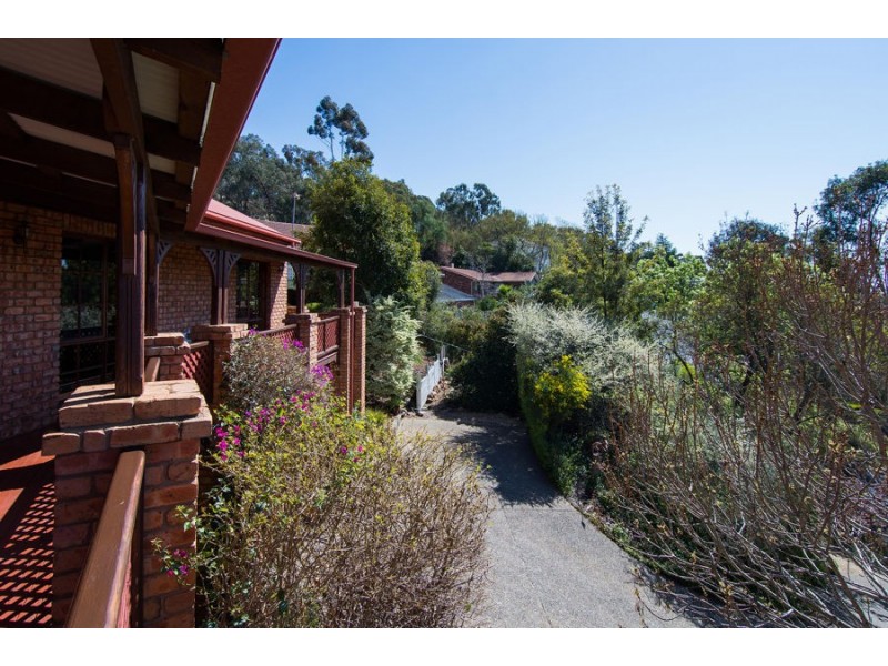 2 Baree Place, Kooringal NSW 2650