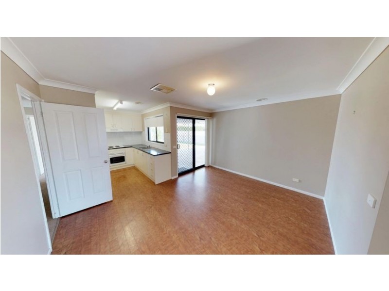 91 Yentoo Drive, Glenfield Park NSW 2650