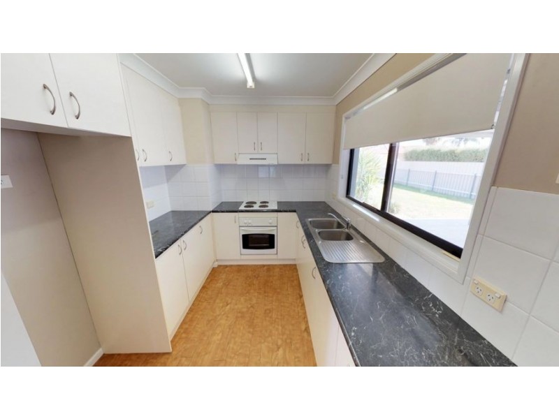 91 Yentoo Drive, Glenfield Park NSW 2650
