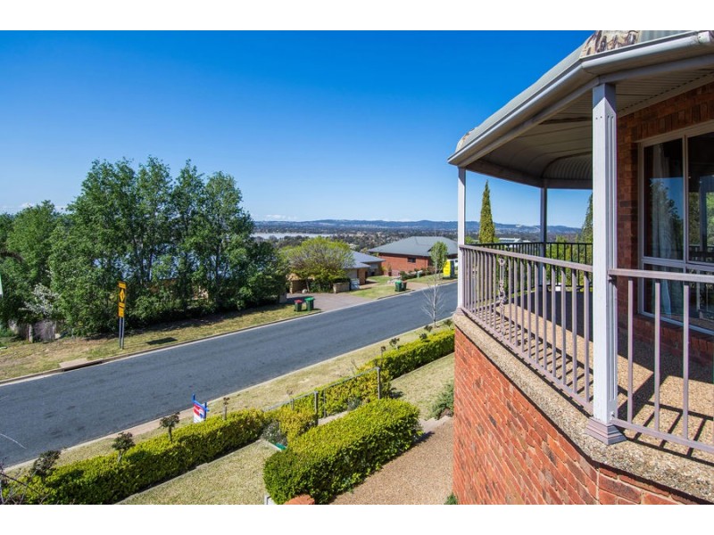 49 Henwood Avenue, Kooringal NSW 2650