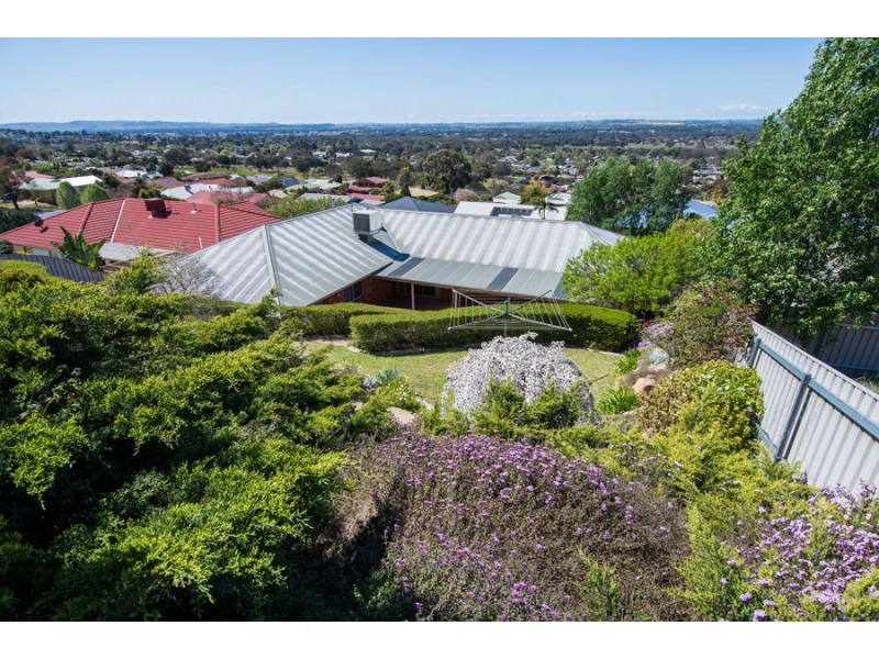 49 Henwood Avenue, Kooringal NSW 2650