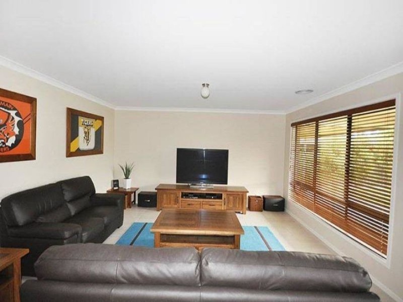4 Protea Place, Forest Hill NSW 2651