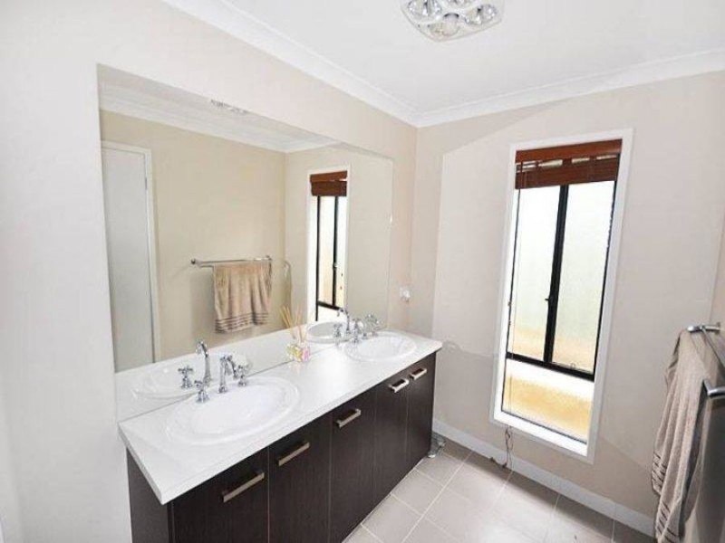 4 Protea Place, Forest Hill NSW 2651