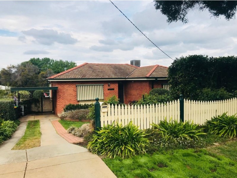 39 Grove Street, Kooringal NSW 2650