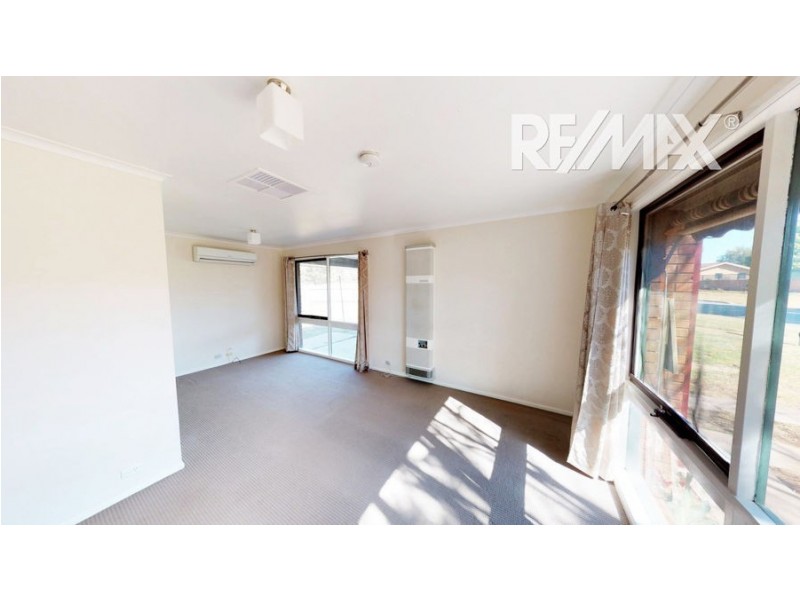 63 Undurra Drive, Glenfield Park NSW 2650