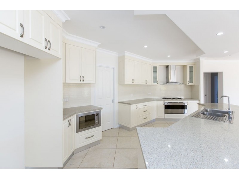 4 Barossa Street, Estella NSW 2650
