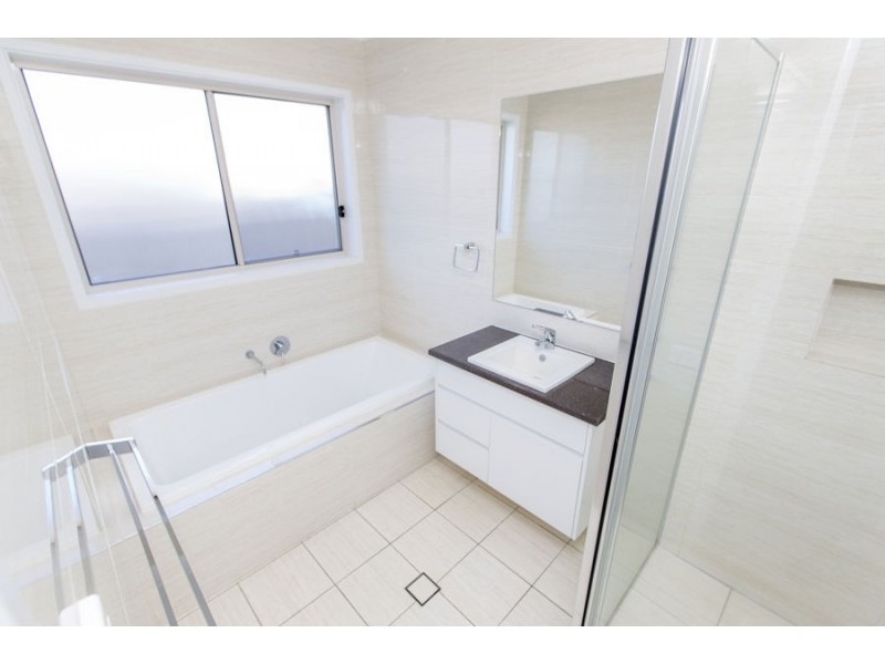 4 Barossa Street, Estella NSW 2650