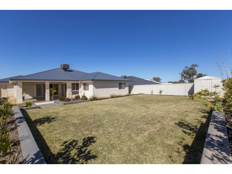 4 Barossa Street, Estella NSW 2650