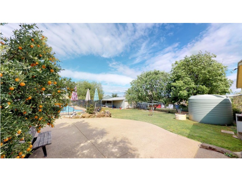 18 Tarcutta Street, Ladysmith NSW 2652