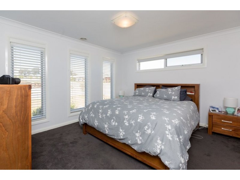 1 St Pauls Place, Gobbagombalin NSW 2650