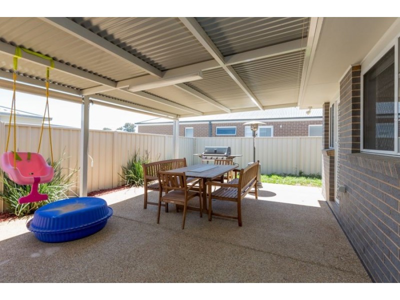 1 St Pauls Place, Gobbagombalin NSW 2650
