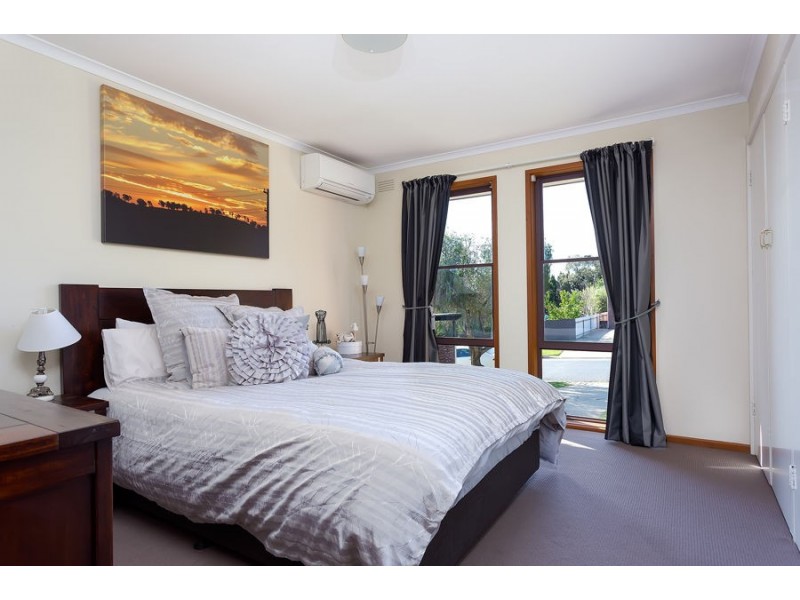 2 Truman Avenue, Tolland NSW 2650