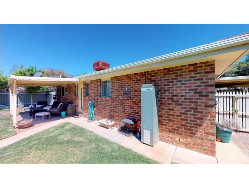 53 Adjin Street, Mount Austin NSW 2650