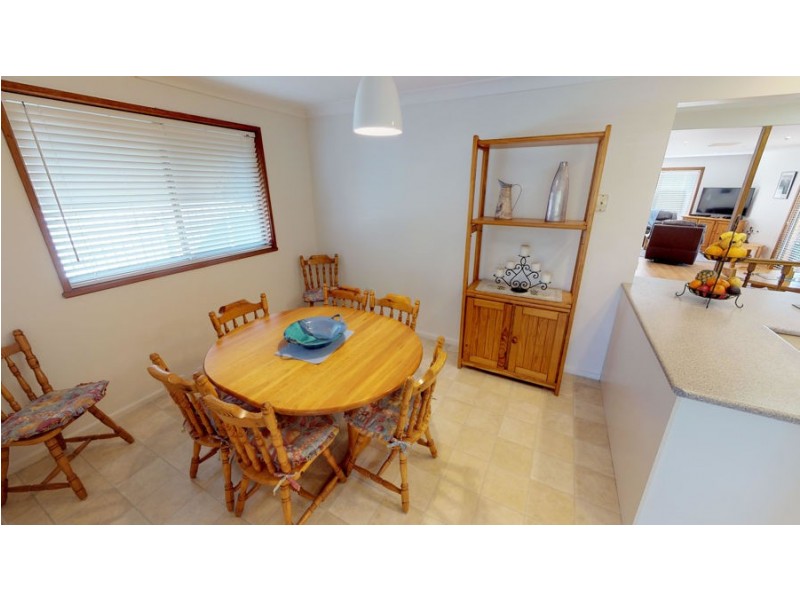 25 Geneva Crescent, Lake Albert NSW 2650