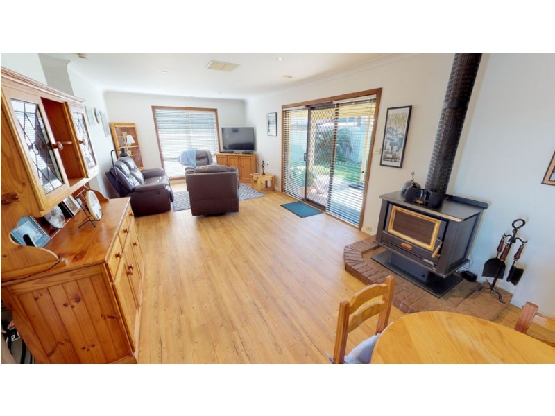 25 Geneva Crescent, Lake Albert NSW 2650