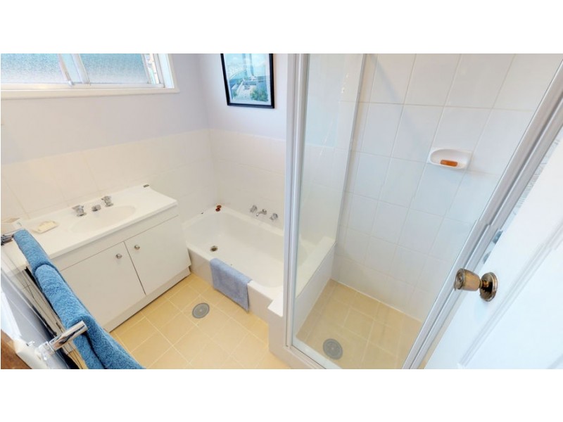 25 Geneva Crescent, Lake Albert NSW 2650