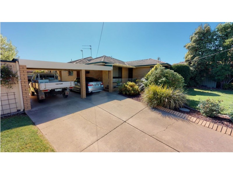 25 Geneva Crescent, Lake Albert NSW 2650