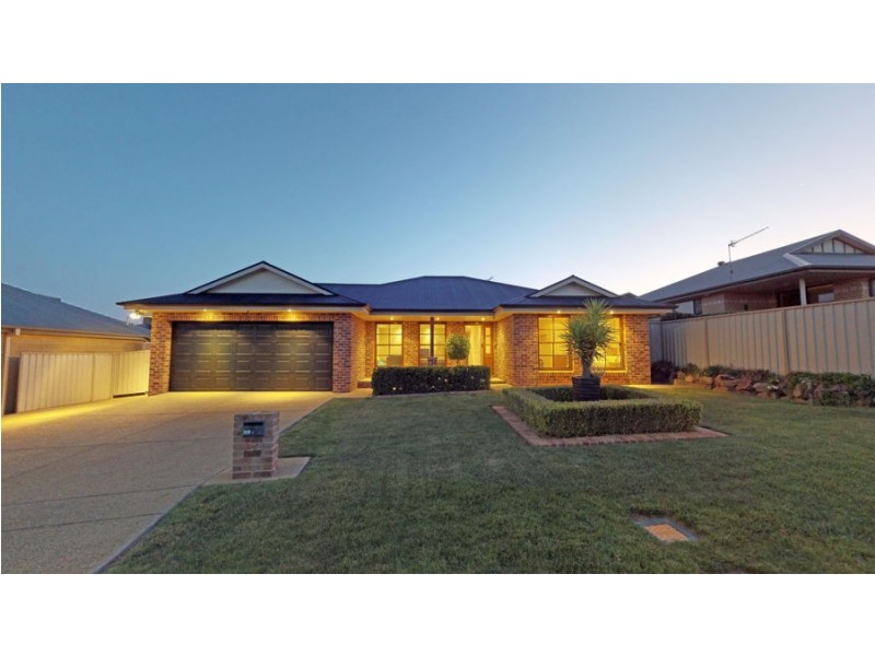 2 Monaro Court, Tatton NSW 2650