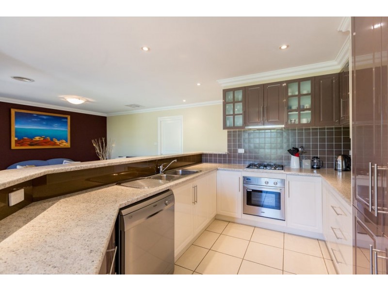 2 Monaro Court, Tatton NSW 2650