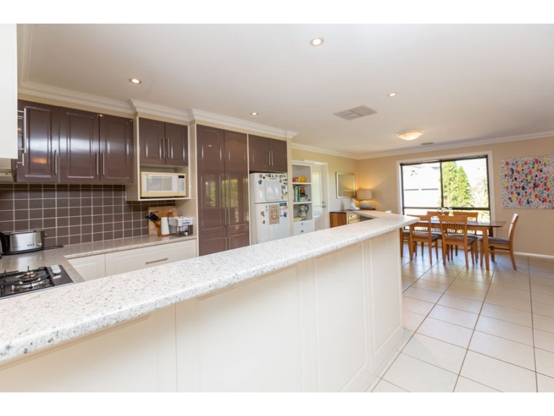 2 Monaro Court, Tatton NSW 2650