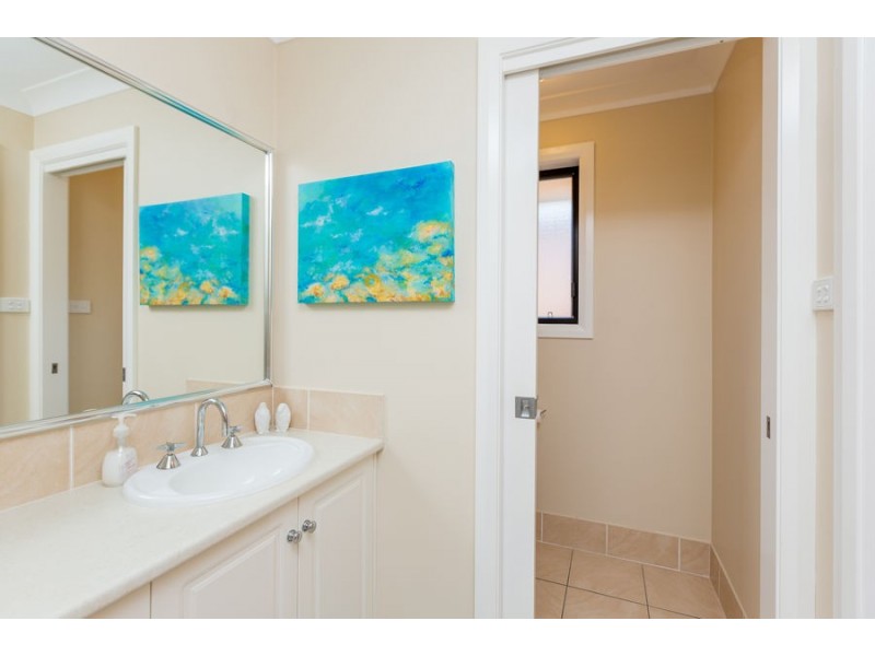 2 Monaro Court, Tatton NSW 2650