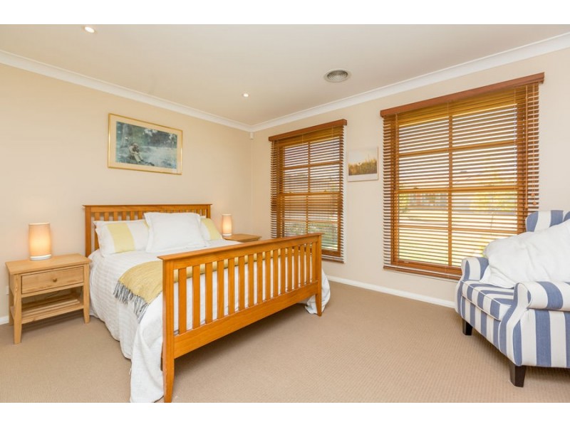 2 Monaro Court, Tatton NSW 2650