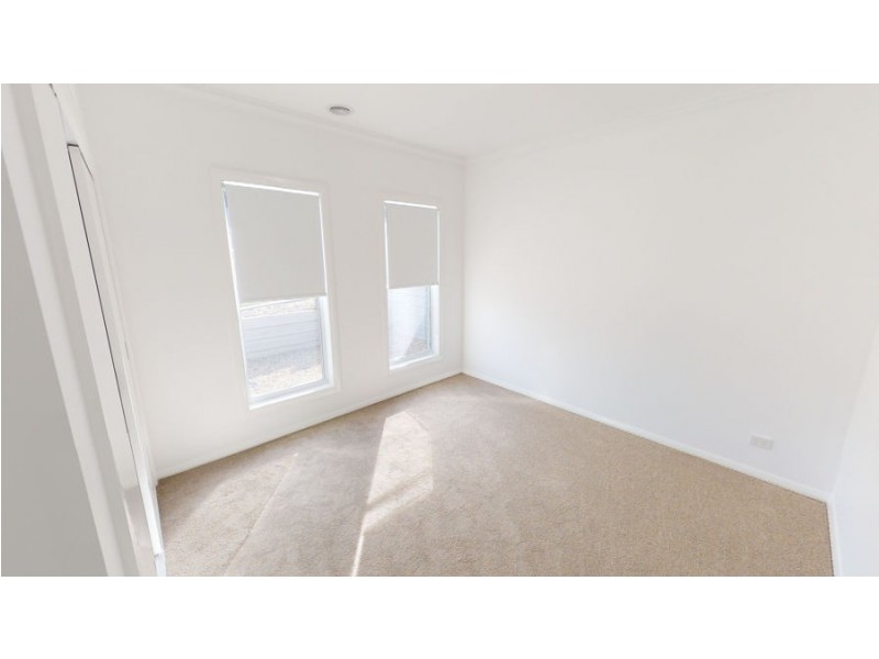 8 Warrock Place, Bourkelands NSW 2650