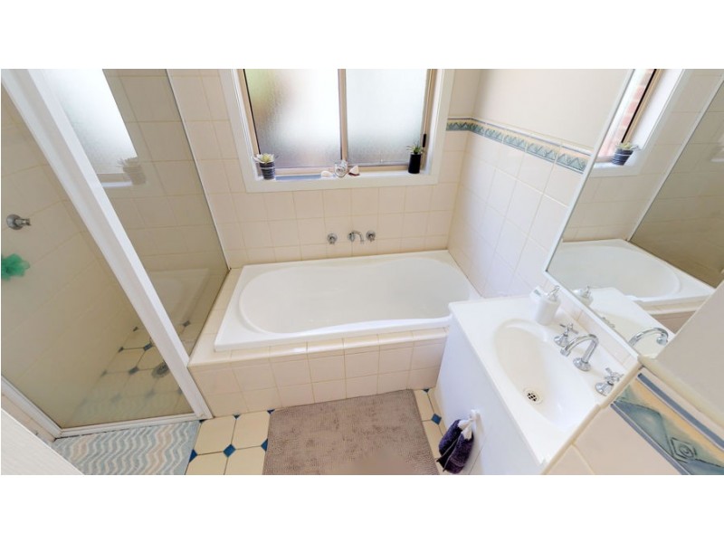 10 Clipper Way, Estella NSW 2650