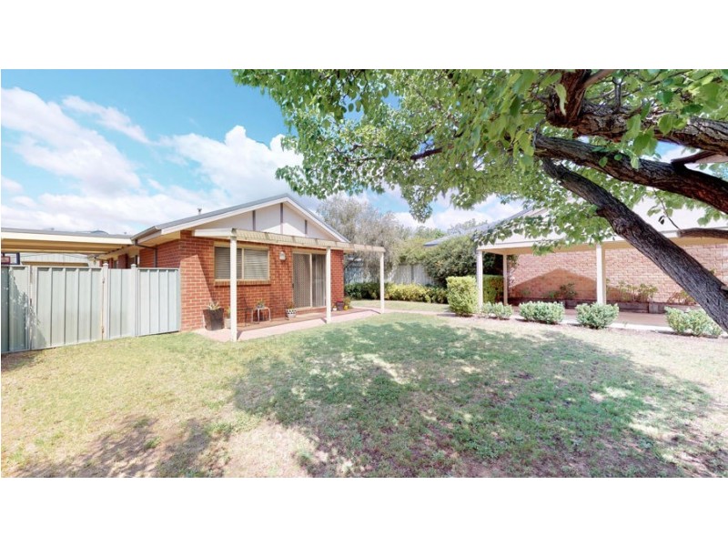 10 Clipper Way, Estella NSW 2650
