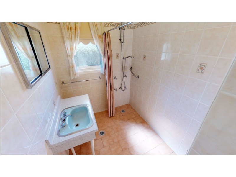 12 James Street, Kooringal NSW 2650