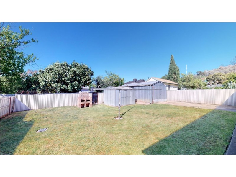 12 James Street, Kooringal NSW 2650