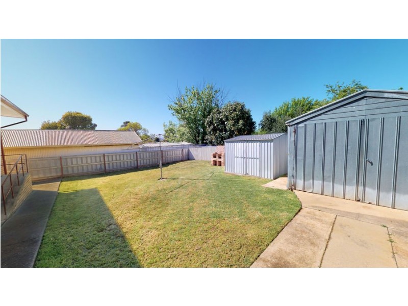 12 James Street, Kooringal NSW 2650