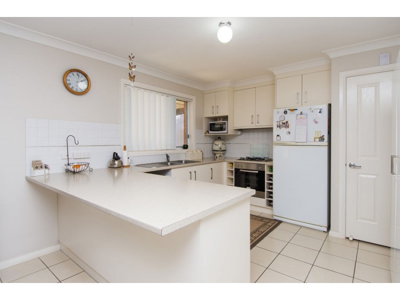 2 Wilton Street, Bourkelands NSW 2650