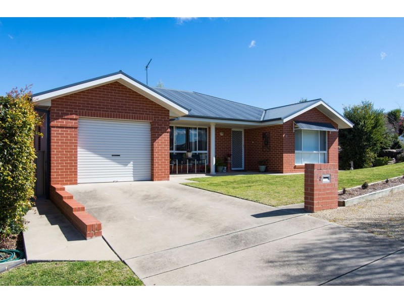 2 Wilton Street, Bourkelands NSW 2650