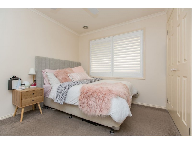 16 Walla Place, Glenfield Park NSW 2650