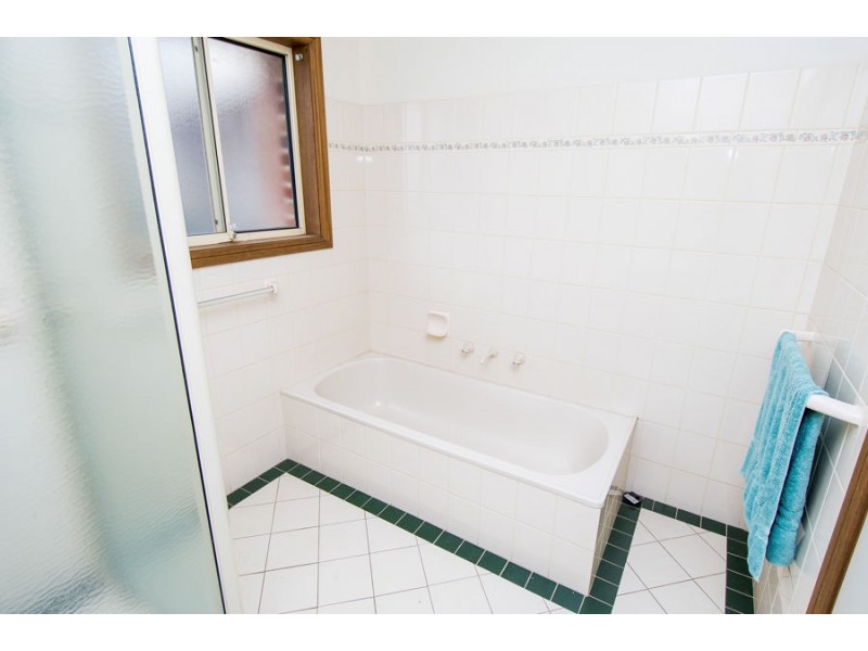 2/7 Barwon Place, Tatton NSW 2650