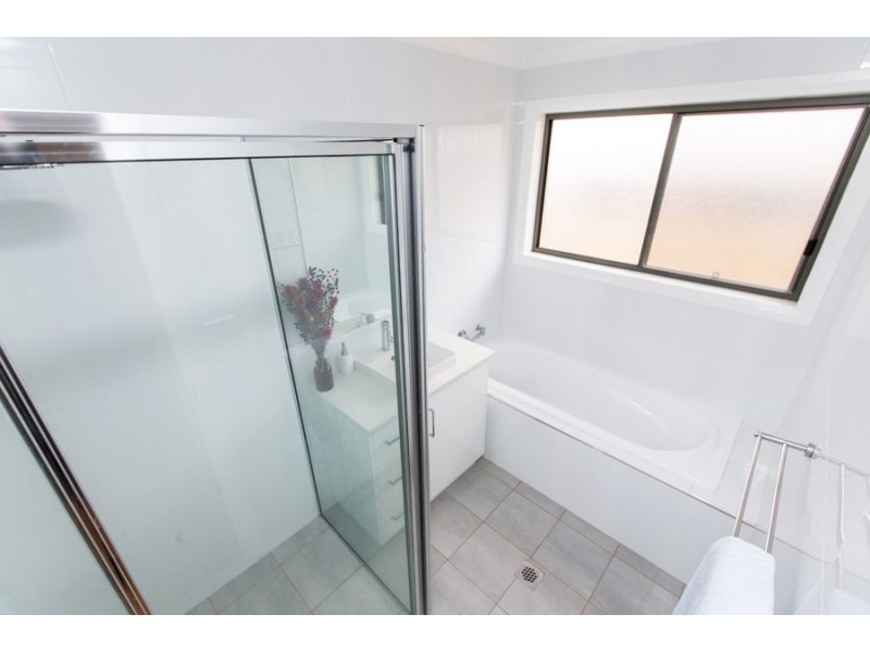 9 Cootamundra Boulevard, Gobbagombalin NSW 2650