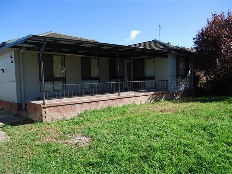 73 Ziegler Avenue, Wagga Wagga NSW 2650