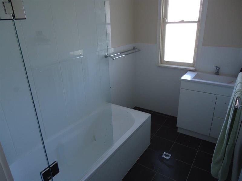 73 Ziegler Avenue, Wagga Wagga NSW 2650