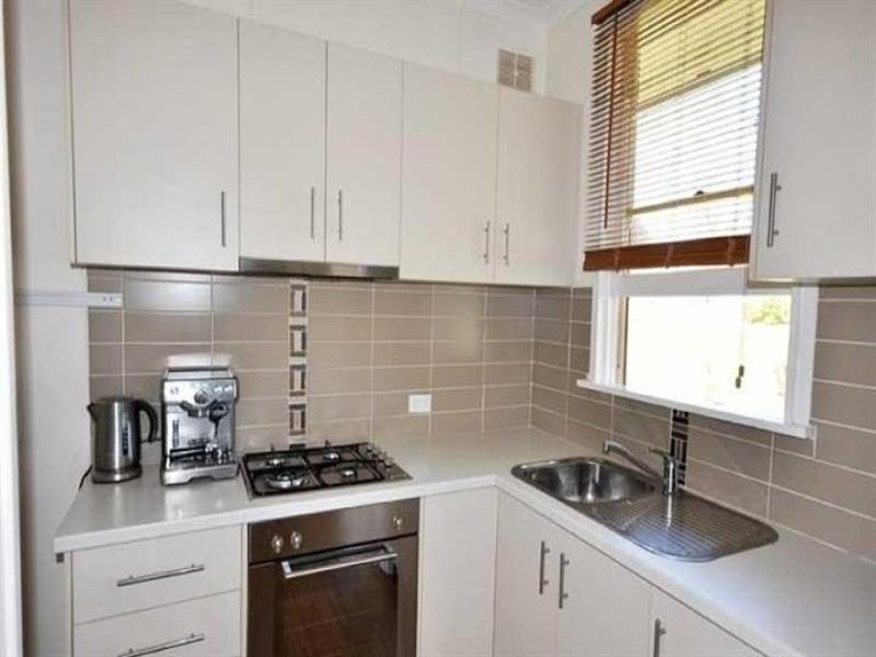 6 Gowrie Parade, Wagga Wagga NSW 2650