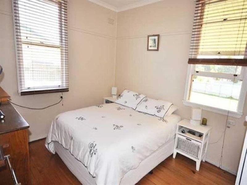 6 Gowrie Parade, Wagga Wagga NSW 2650